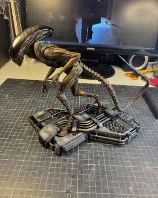 Little update… base painted, only the drool and we’re done.
 
#alien #aliens #xenomorph #alienromulus #alien3 #modelkit #paining #3dprint #resinprinting #instagood #instaartist #airbrush #airbrushing #modelpainting #diorama #resinmodelkit #almostdone #alienmovie #aibrushartist